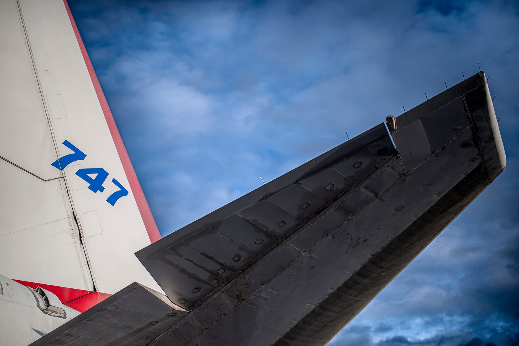 Boeing 747, vertical stabilizer