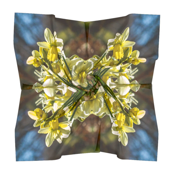 Scarf with daffodil design