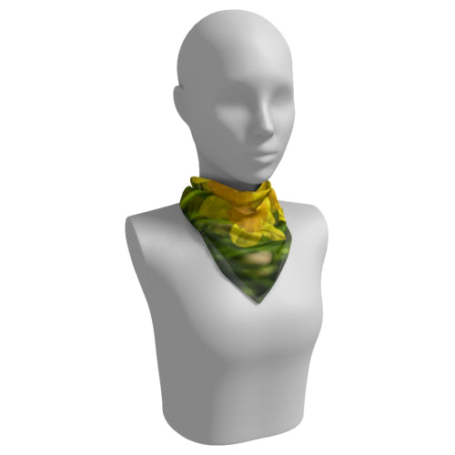 Square scarf with daffodil design