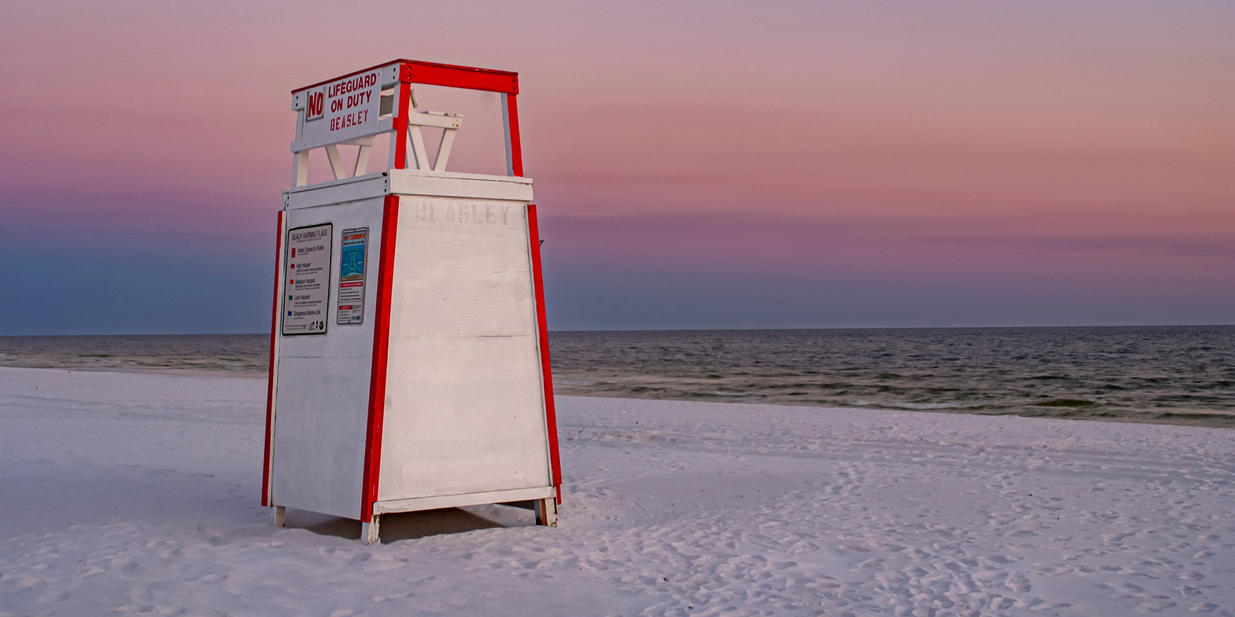 Lifeguard stand at Destin Beach, FL