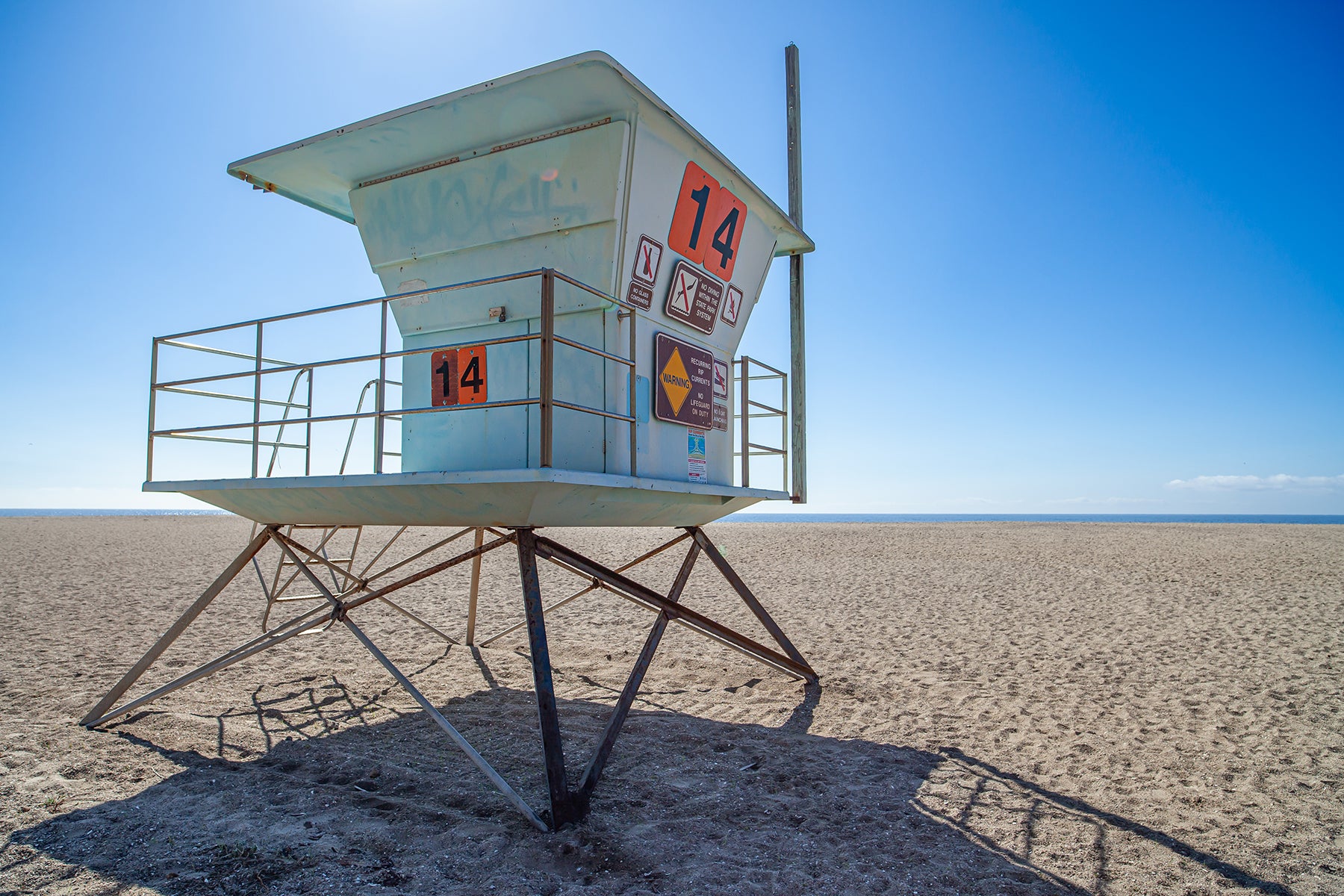 :ofegiard stand at Pt. Mugu Beach, CA